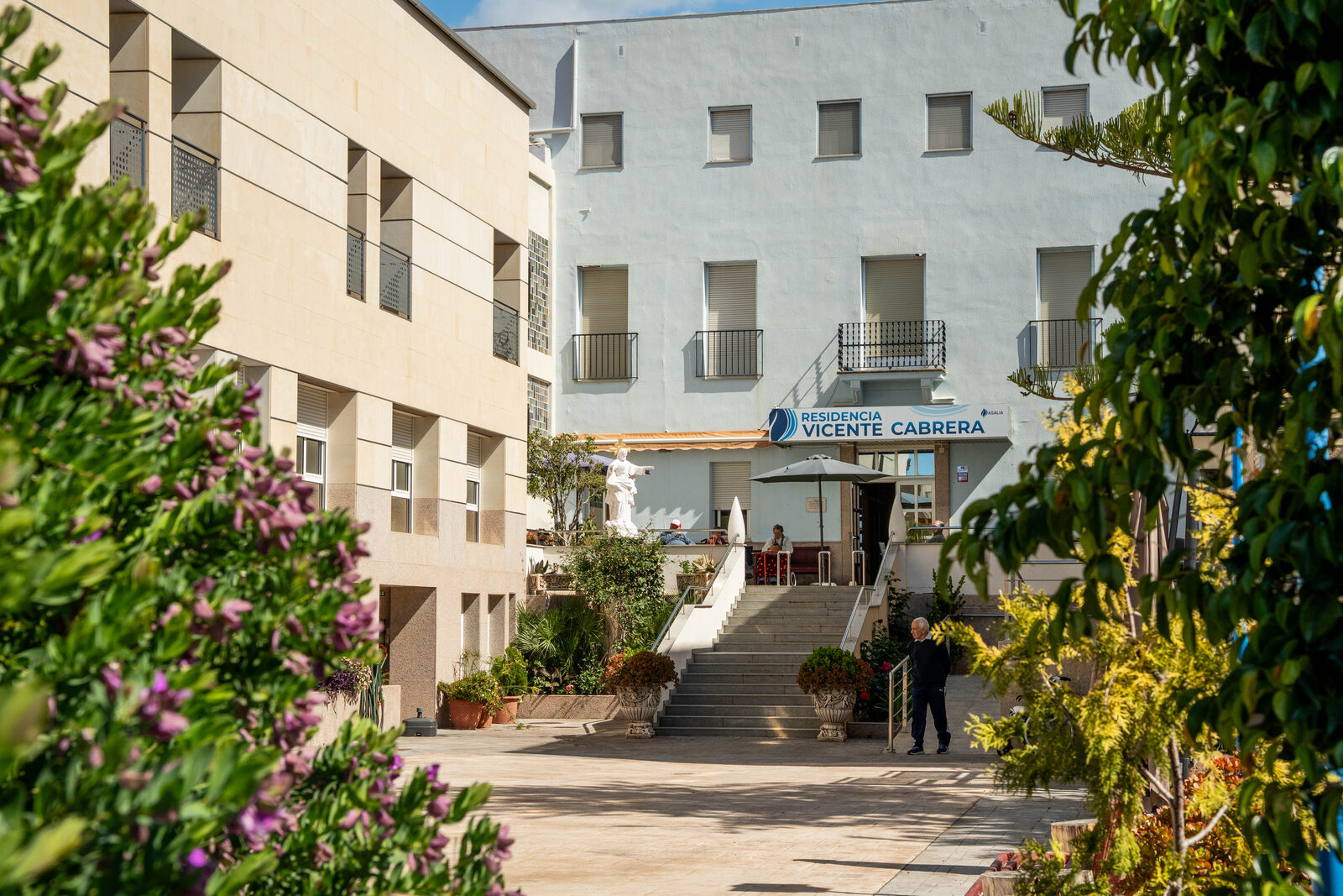 Residencia Vicente Cabrera — Jijona